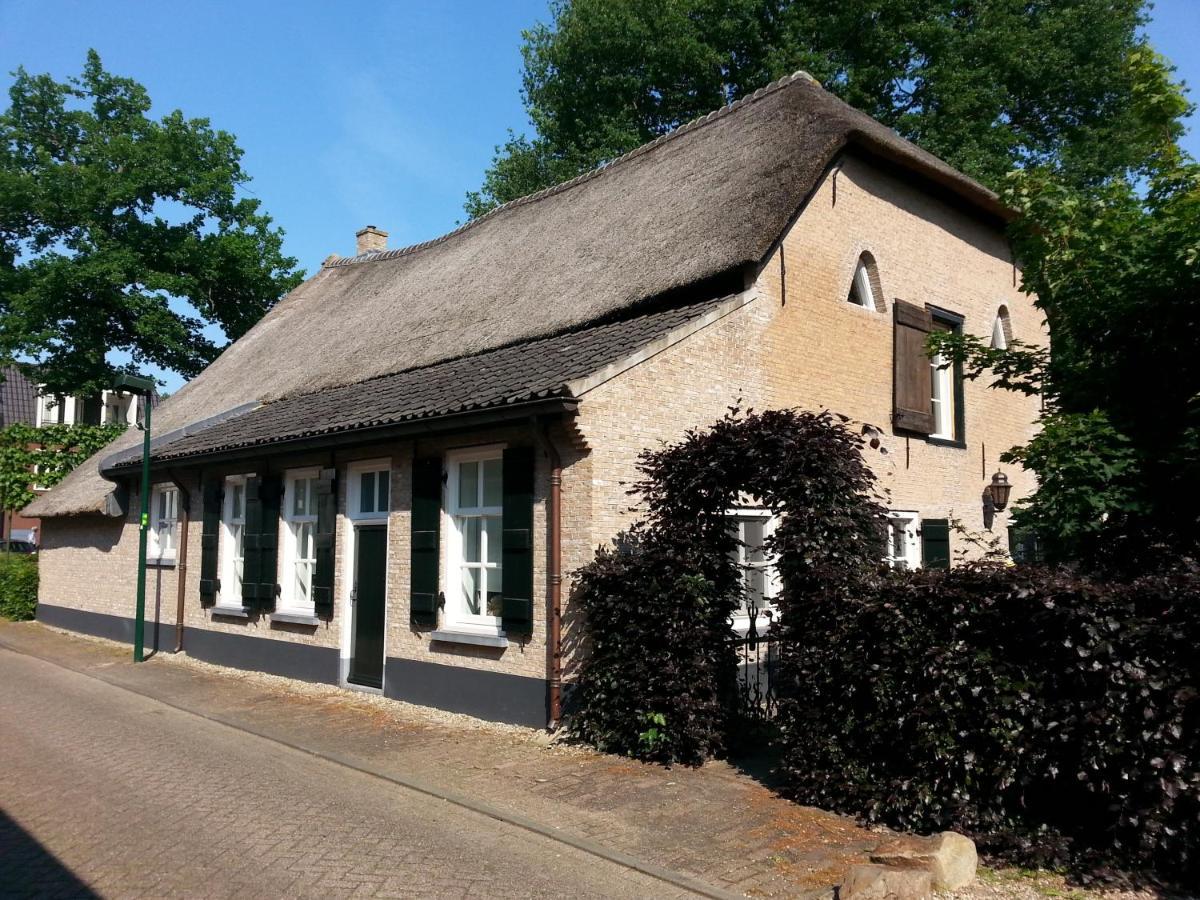 B & B De Pimpelmees 's-Gravenmoer エクステリア 写真